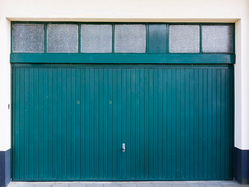 installation porte de garage basculante Lyon